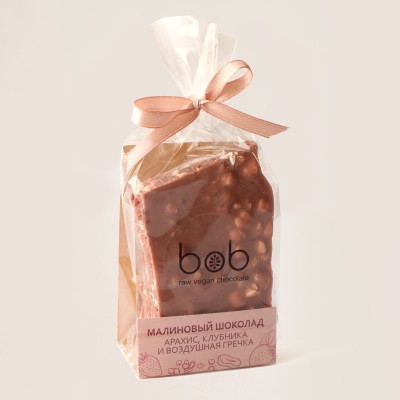 BOB Шоколад малиновый с клубникой воздушной гречкой и арахисом 100гр.